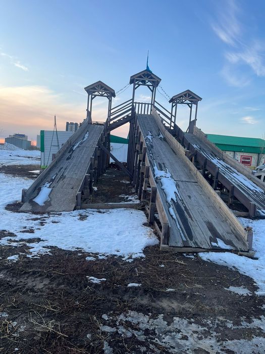 Горка - зимний аттракцион