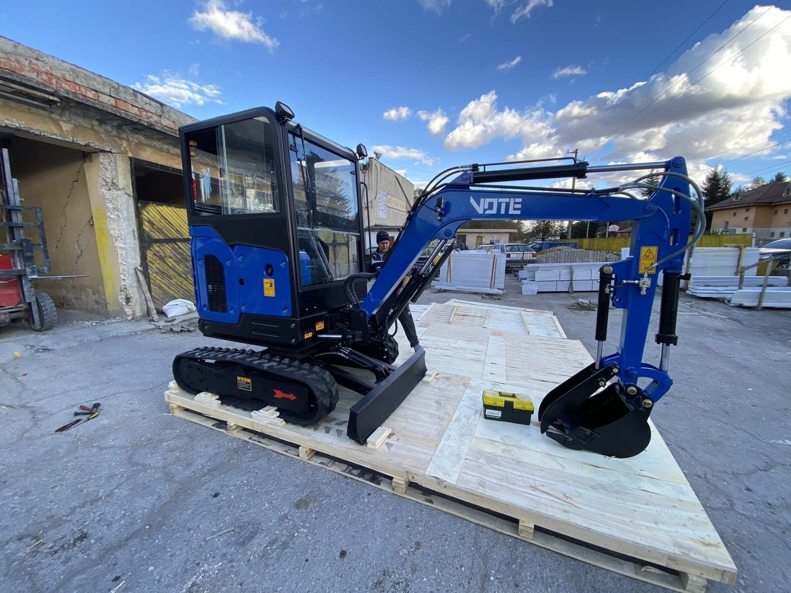 Верижен Багер Vote EXCAVATOR VTW 25