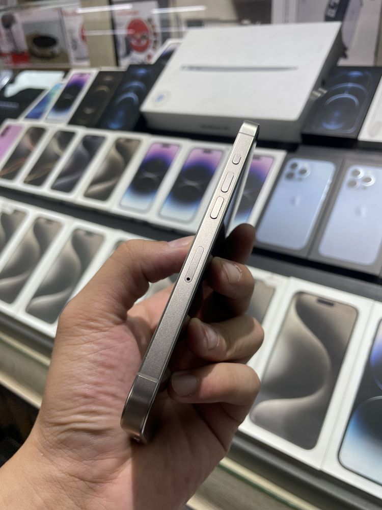 iPhone 15 pro 256 gb