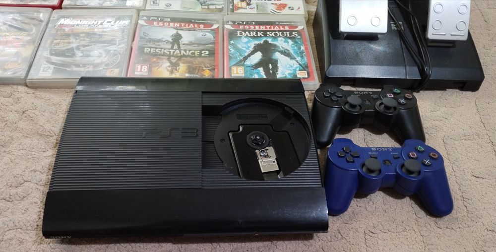 Продается SONY P.S 3 в комплекте