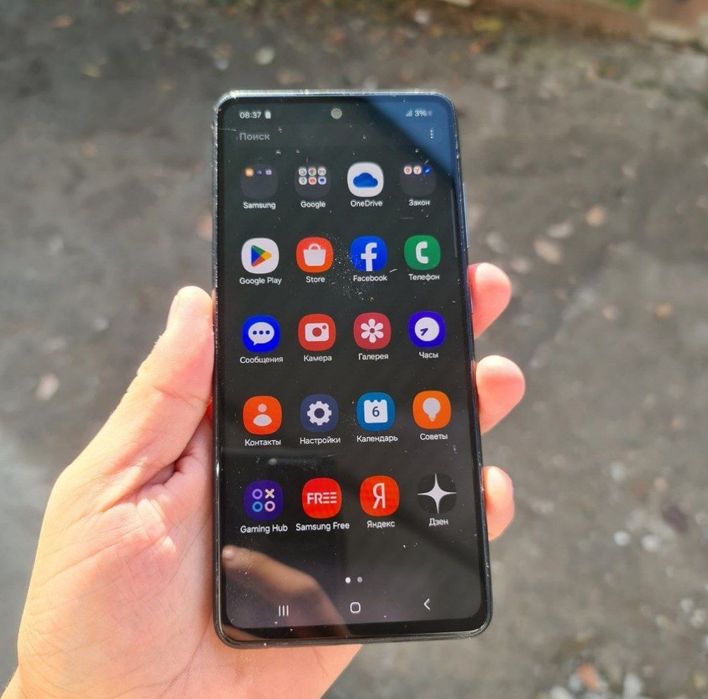 Samsung A52
Xolati ideal ochilmagan 
Aybi yuq umuman
Xotira 128 
Zarat