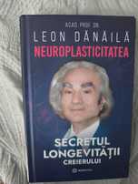 Carti noi si vechi, unele in folie, asteapta noi cititori!