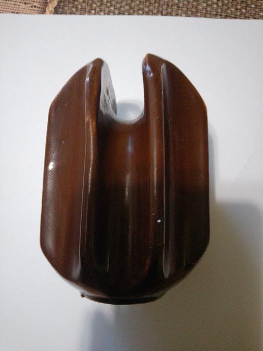 Изолатор за антени