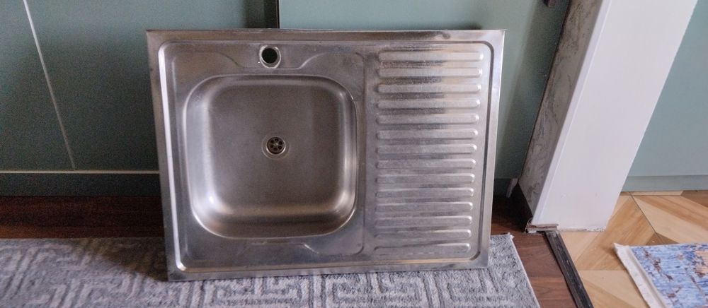 Кухиная мойка сотилади