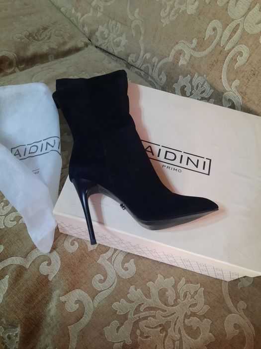 Кожанные сапоги 36 размера