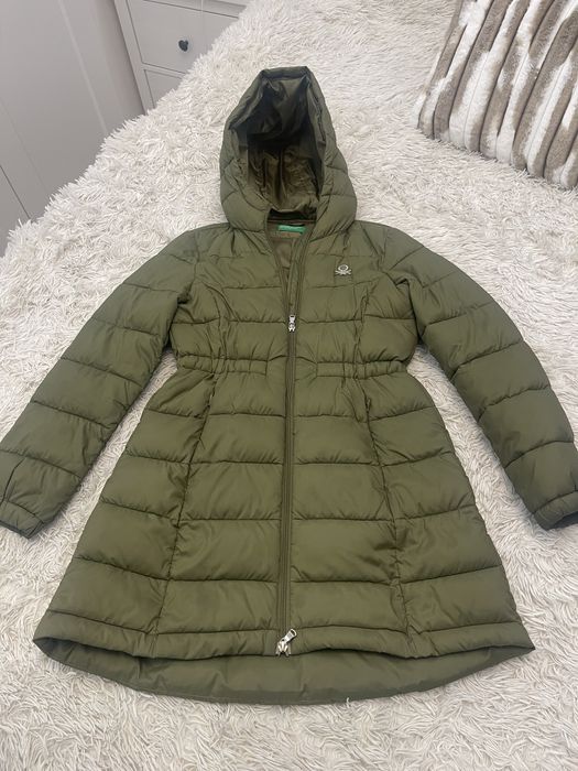 Продавам зелено яке BENETTON