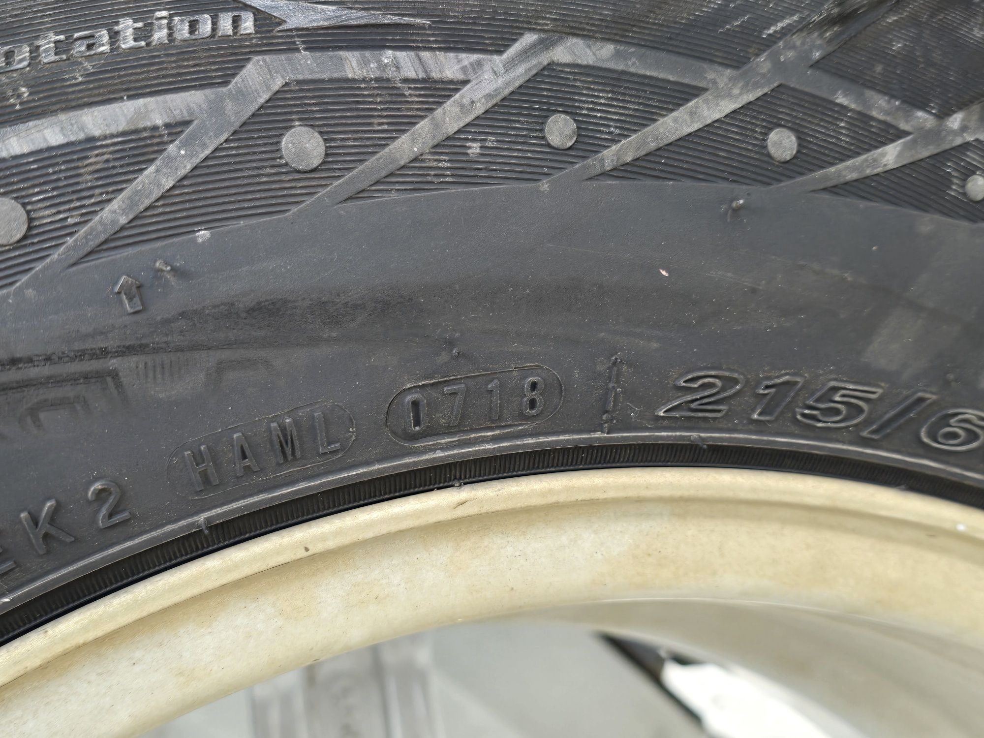 4 Броя 215/65/16 Nexen 2x7mm 2x5,8mm