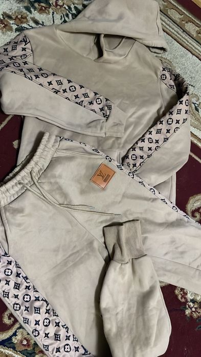 Спортивный костюм с мехом Louis Vuitton  Оригинал бренд