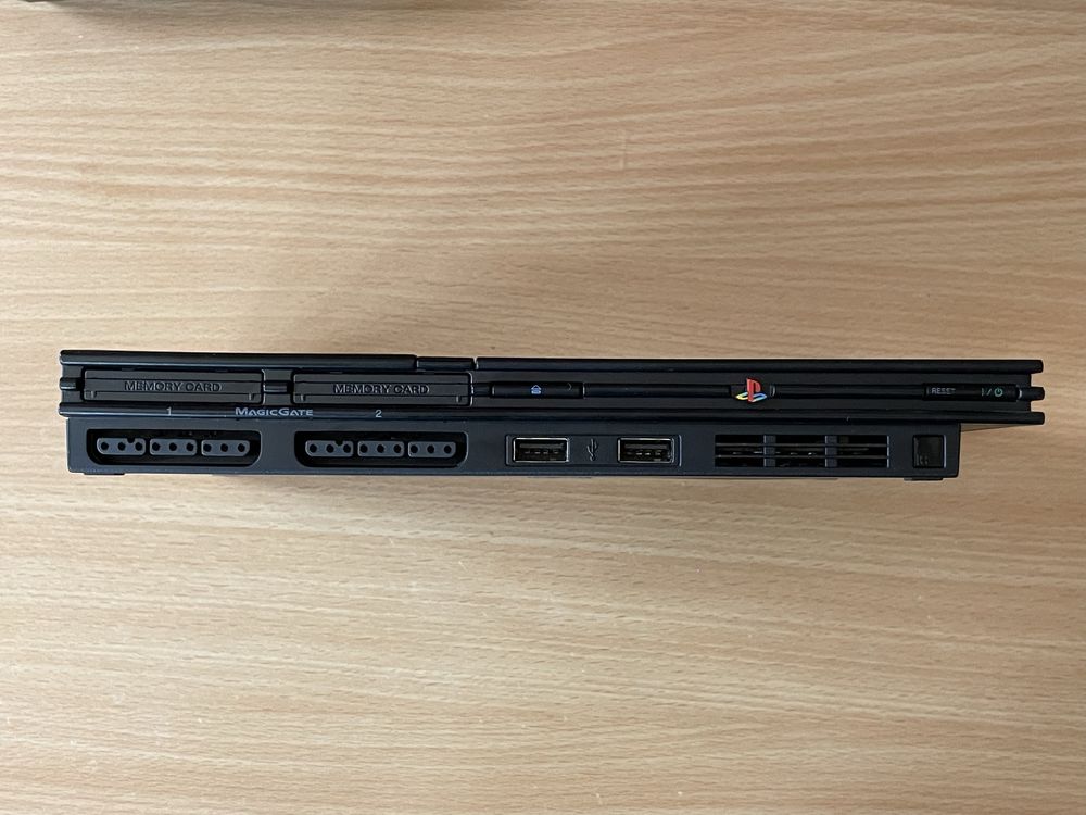 Vand Playstation 2 impecabil, modat, cu jocuri incluse
