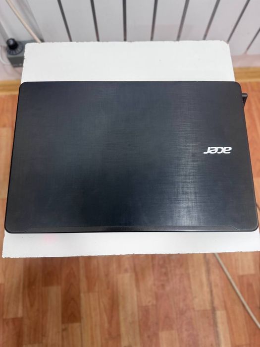 Notebook Acer  sotiladi