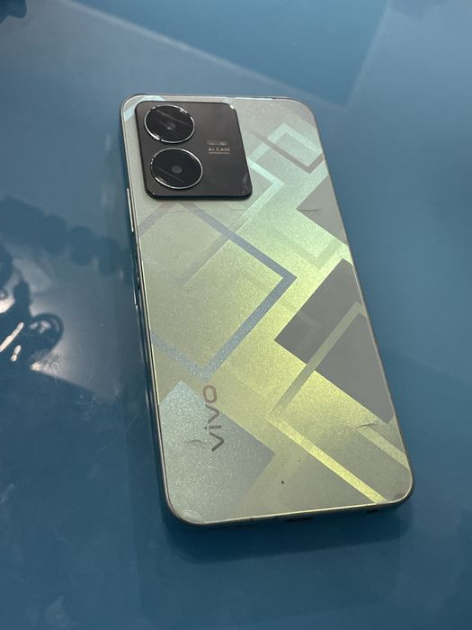 Vivo Y22 8/64 продам