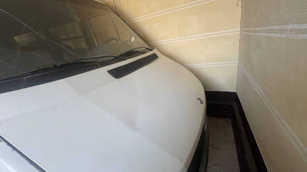 Mercedes-Benz rusumli mikroavtobus