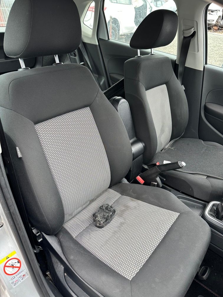 Dezmembram vw polo 6R, moto 1.2 tdi, an 2012