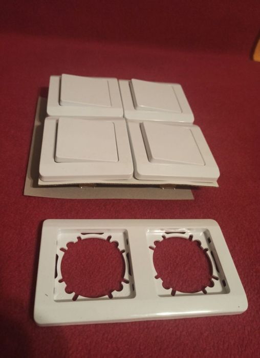 Set 4 intrerupatoare. NOU, nefolosit