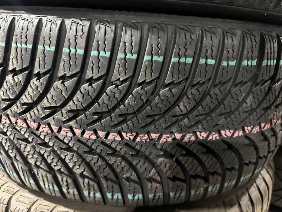 215/45/16 anvelope iarna M+S Viking