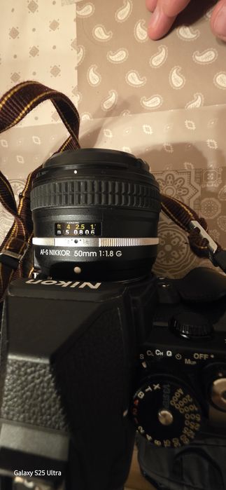 Nikon F4s + 50mm f/1.8G AF-S + accesorii complete – stare excelentă –
