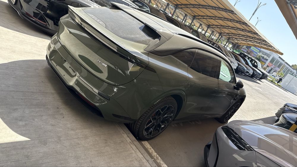 Zeekr 007  gt 2025 yil
