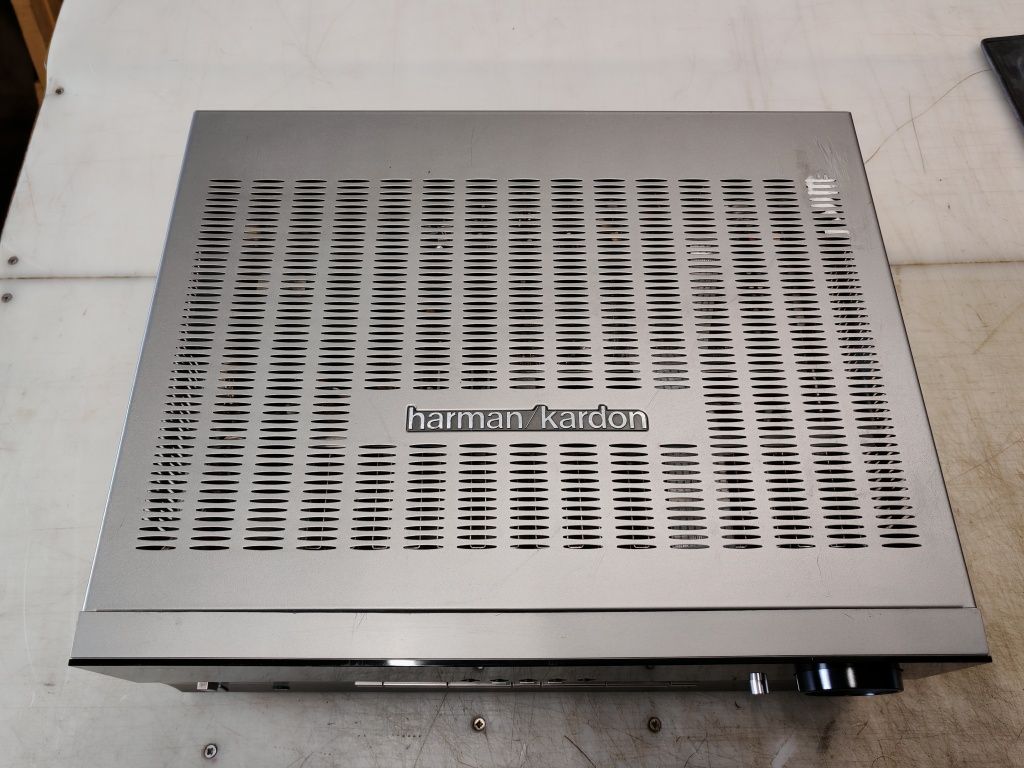 Harman kardon усилвател