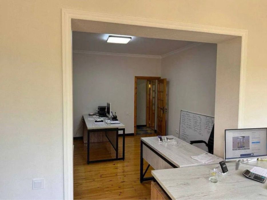 Продаётся Офис 171-м2 ул Нукус напротив бутика Glamour