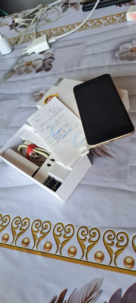 Redmi 4x 2ta 16/32 gb, holati ideal