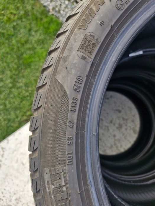 Set Pirelli Winter Sottozero 3 r-f* (BMW): 225/45R18 + 255/40/R18
