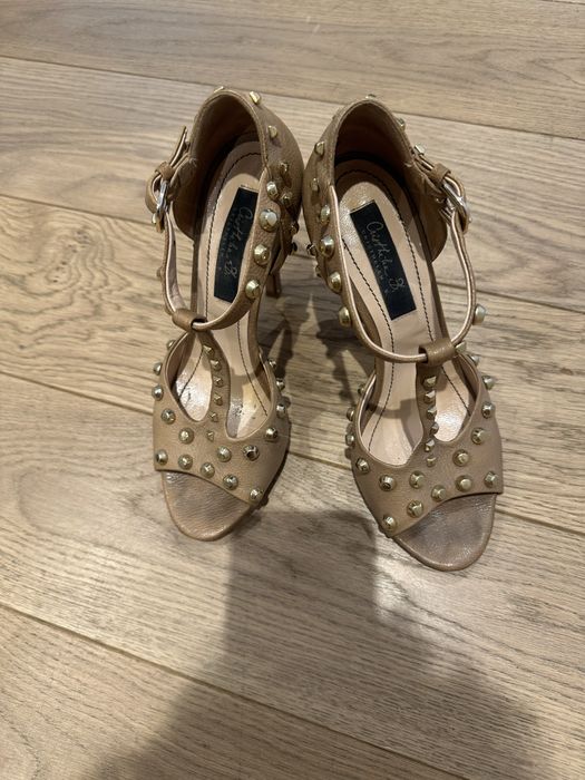 Sandale cu toc aurii Musette cu tinte, marime 37