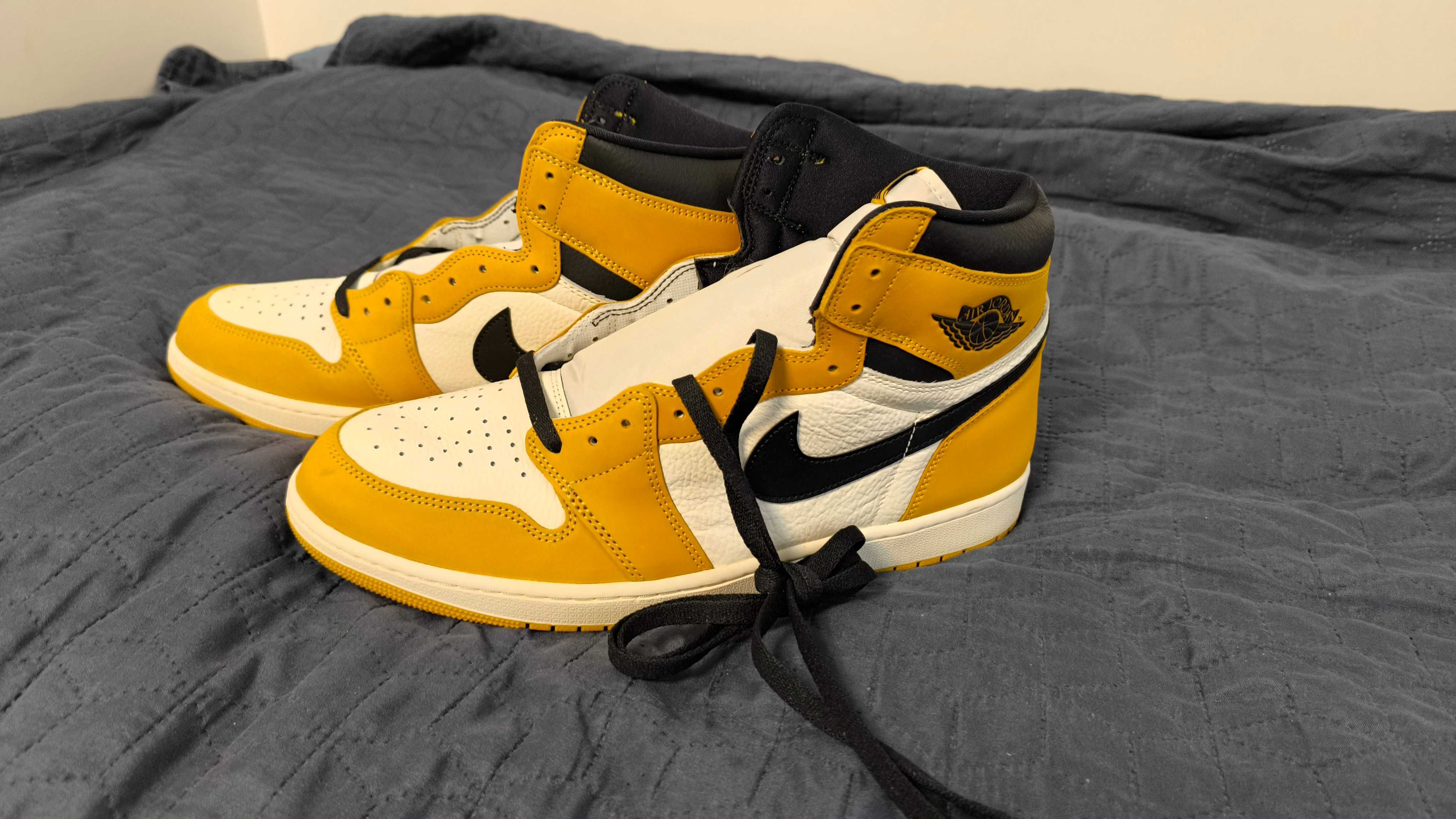 Маратонки Nike Jordan 1 Mid и Nike Jordan Retro High OG