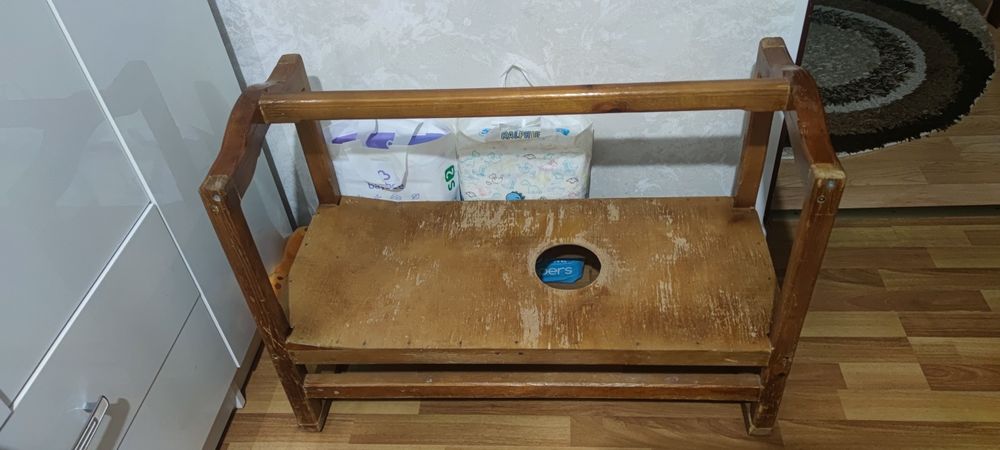 Бесік. Бесік ағаштан жасалған