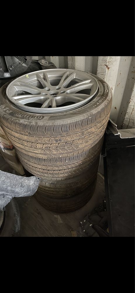 Tesla model Y255/45R19