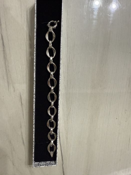 Нова сребърна гривна