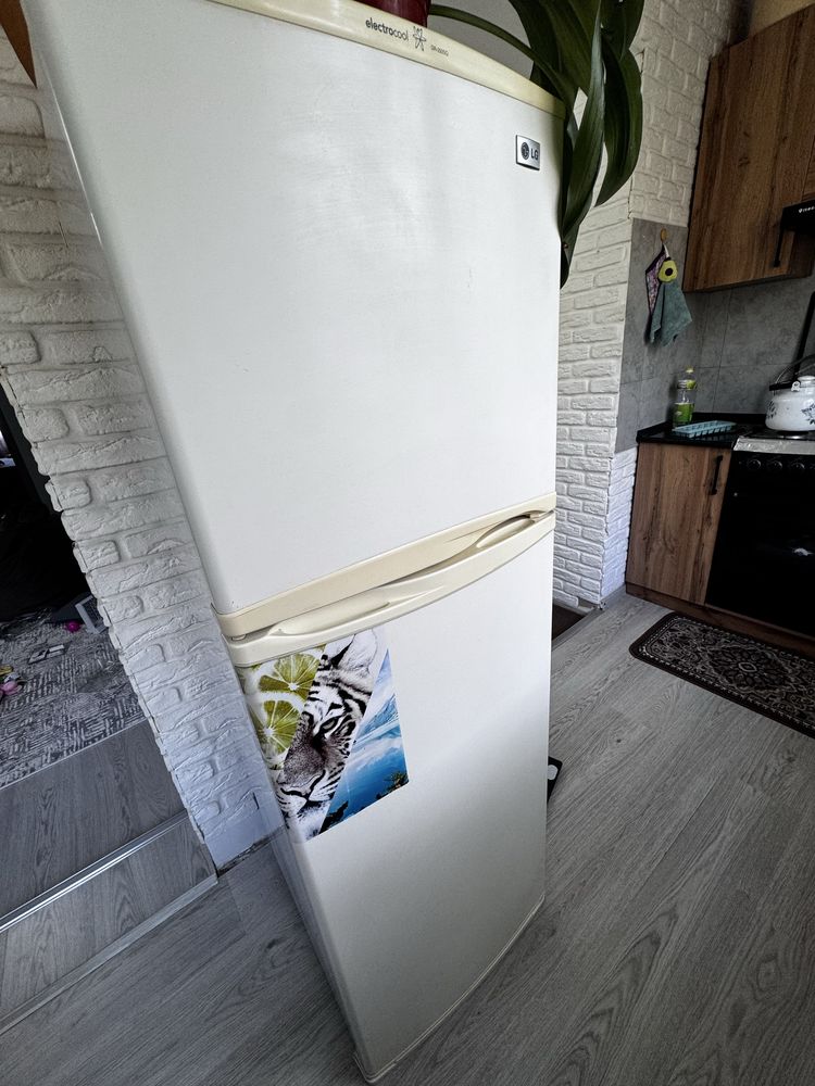 Продаю холодильник LG