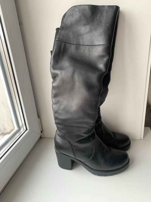 Продам женские зимние сапоги