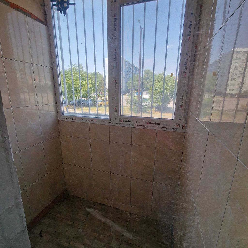 Продава се Четиристаен апартамент в Димитровград - 81 кв.м за 693 €/кв.м - Снимка #3