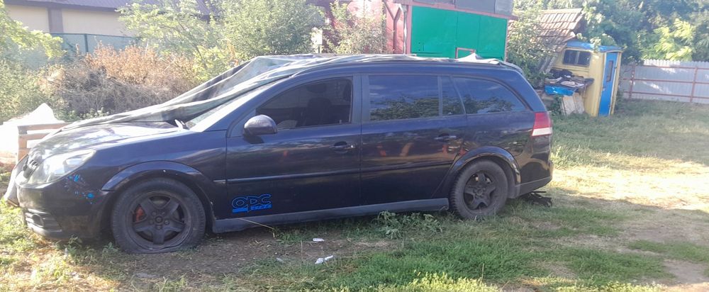 Vând Opel Vectra avariata - motor complet