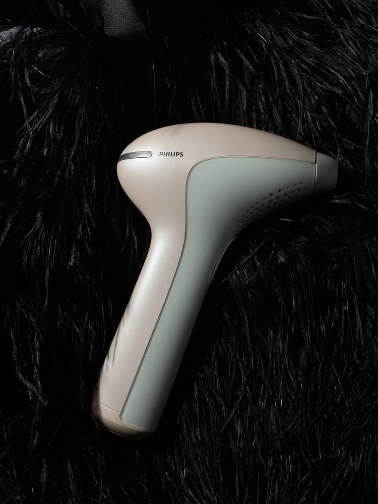 Aparat de epilate definitiva Philips Lumea cu IPL