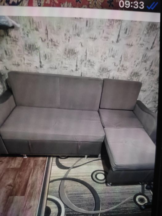 Продам диван с выдвижной атаманкой