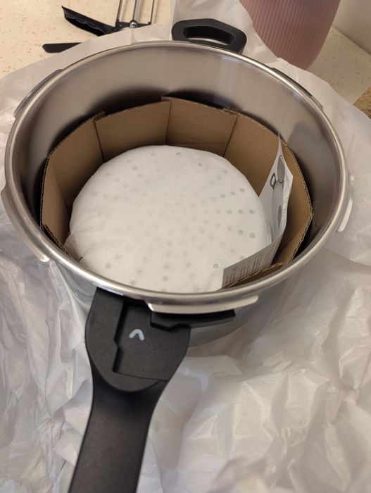 Oala tefal sub presiune