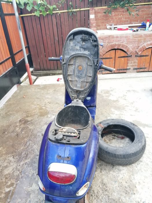 Piaggio Vespa ET4 125 întreg sau piese