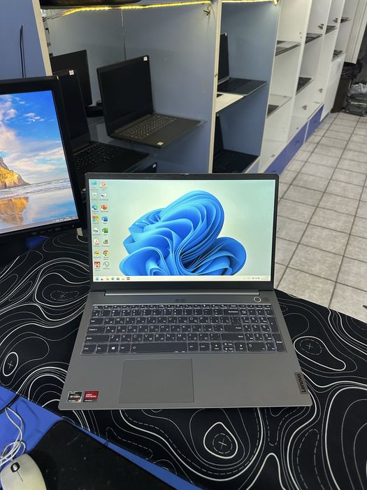 ThinkBook Ryzen 5-5500 ОЗУ-8ГБ ССД-256ГБ емкость 100% с среднем состоя