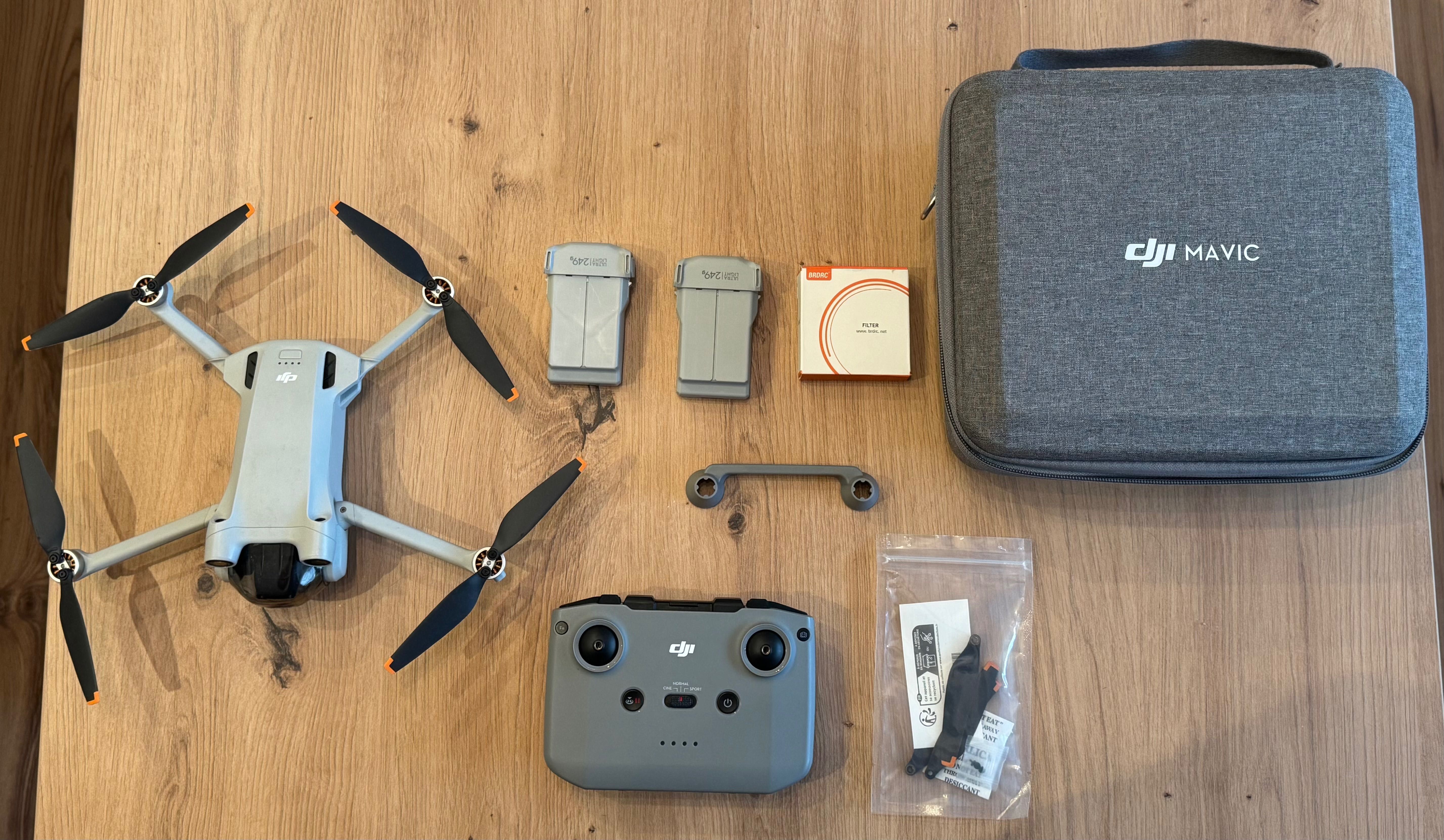 Дрон DJI Mini 3 Pro с 2 батерии и DJI Care