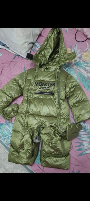 Зимний комбинезон в отличном состоянии