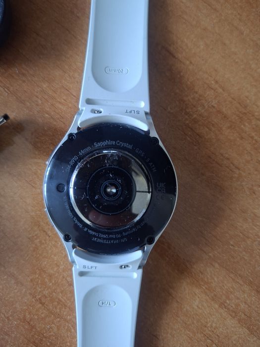 Ceas smart watch 5 vine cu încărcător stare perfectă  300lei