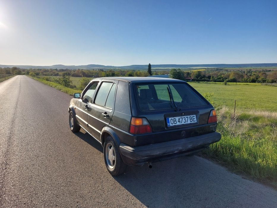 Продава се Голф 2