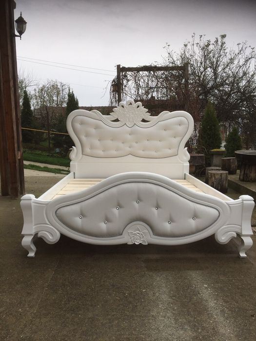 Pat dormitor sculptat