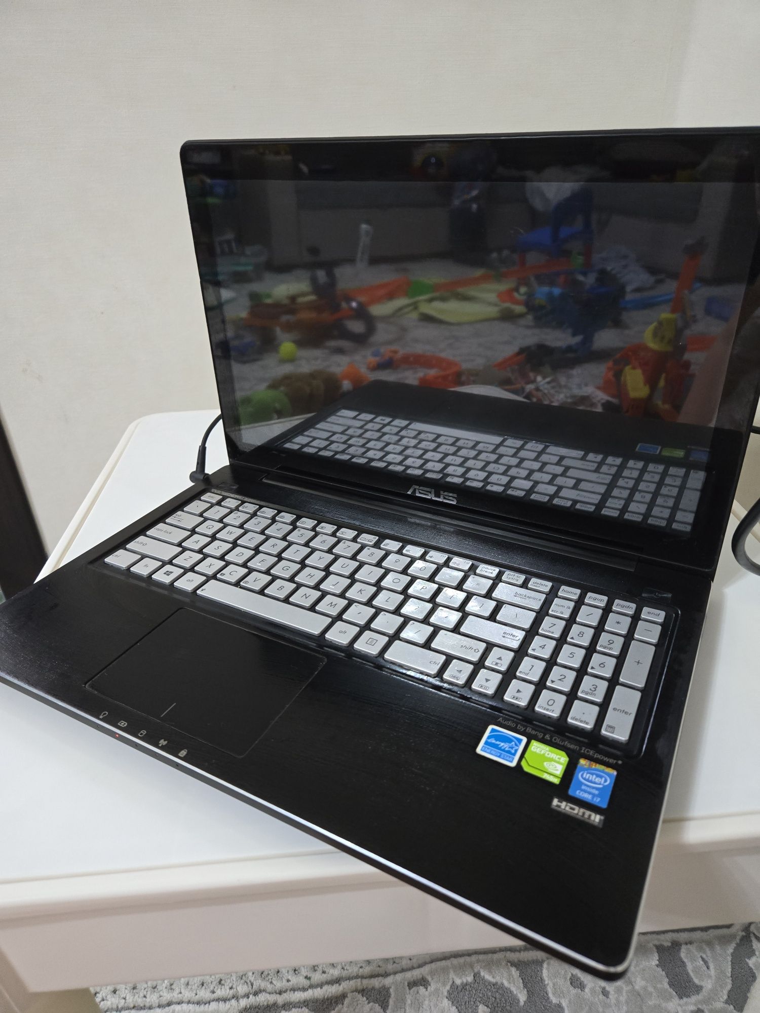 ASUS Q550LF-BSI7T21 Core i7, 15.6in FHD Touchscreen 8GB, 512ssd, Nvidi