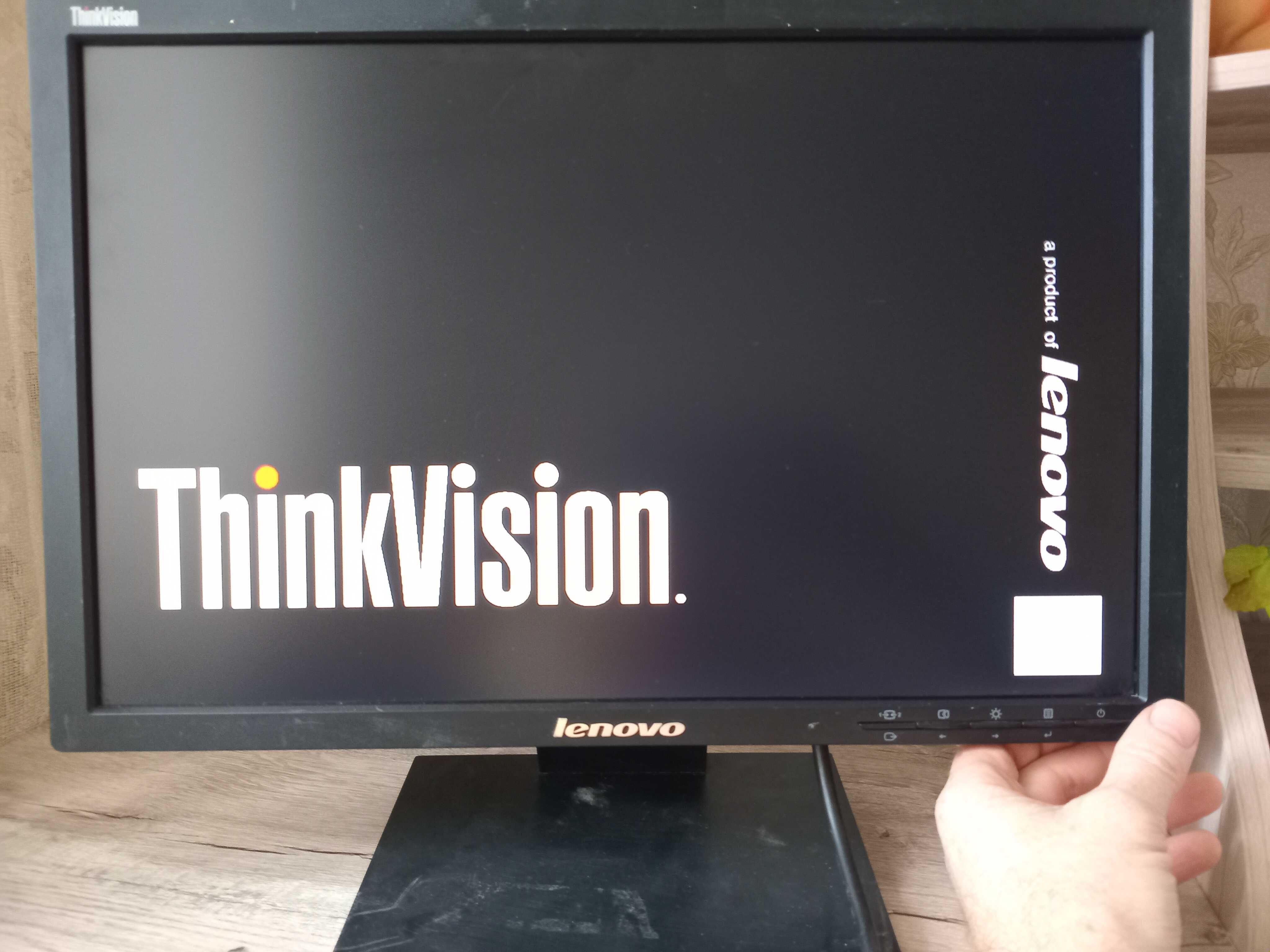 Монитор ThinkVision LT1953 19" ЖК