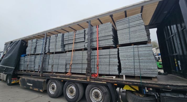 Vindem grătare zincate facem și platforme zincate trepte pentru scări