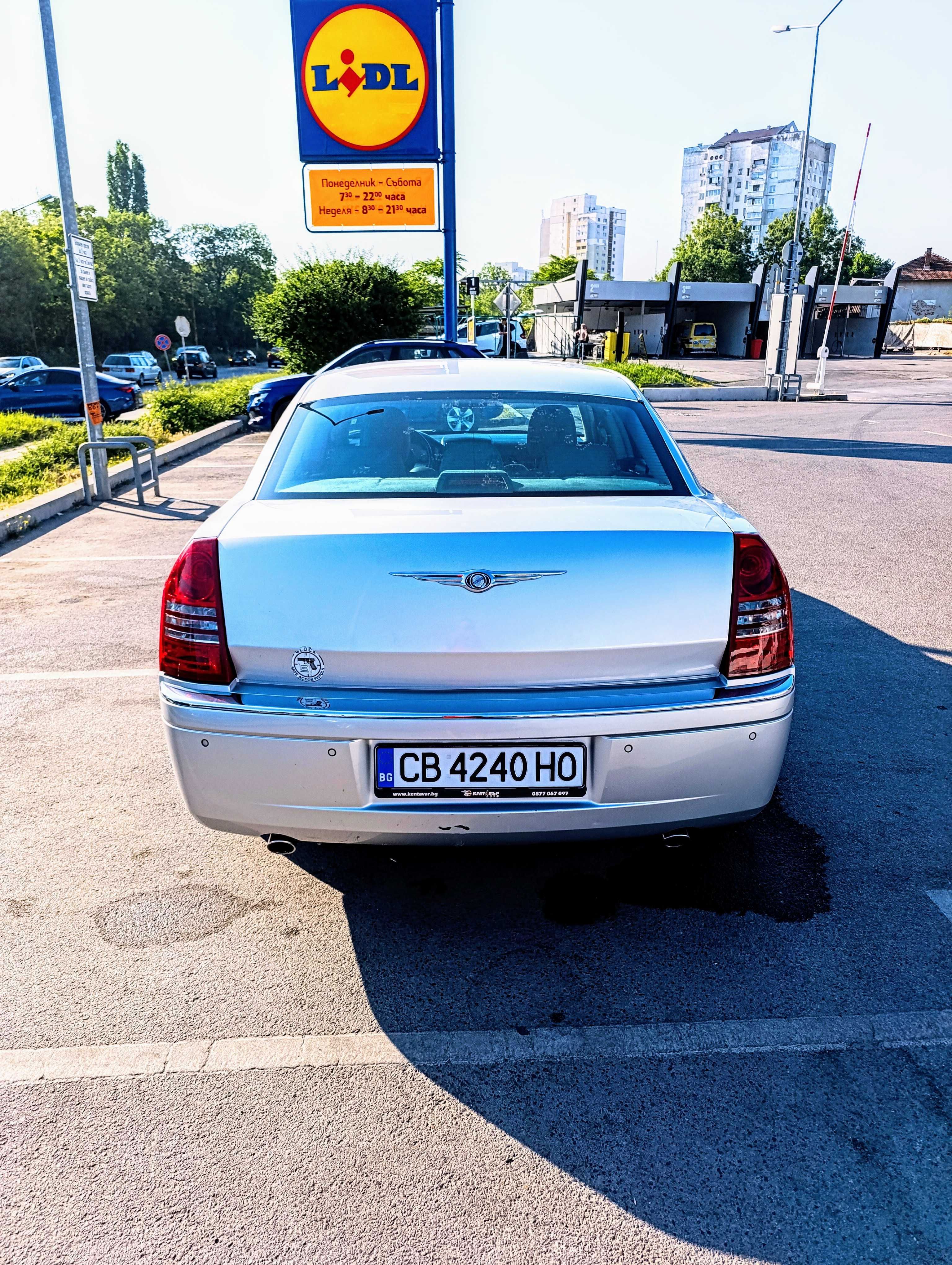 Chrysler 300c 5.7 HEMI V8 340 k.c. - 13000 лв.