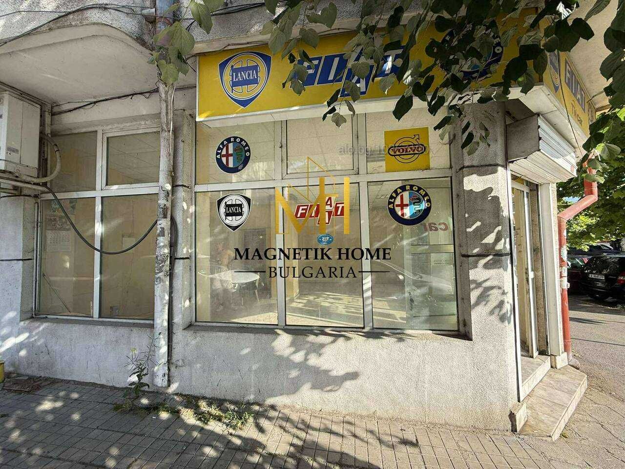 Голямо ъглово партерно помещение на бул. Мария Луиза в ж.к. Възраждане
