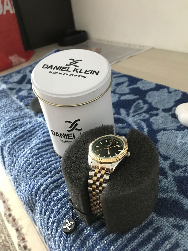 Женские часы от Daniel Klein